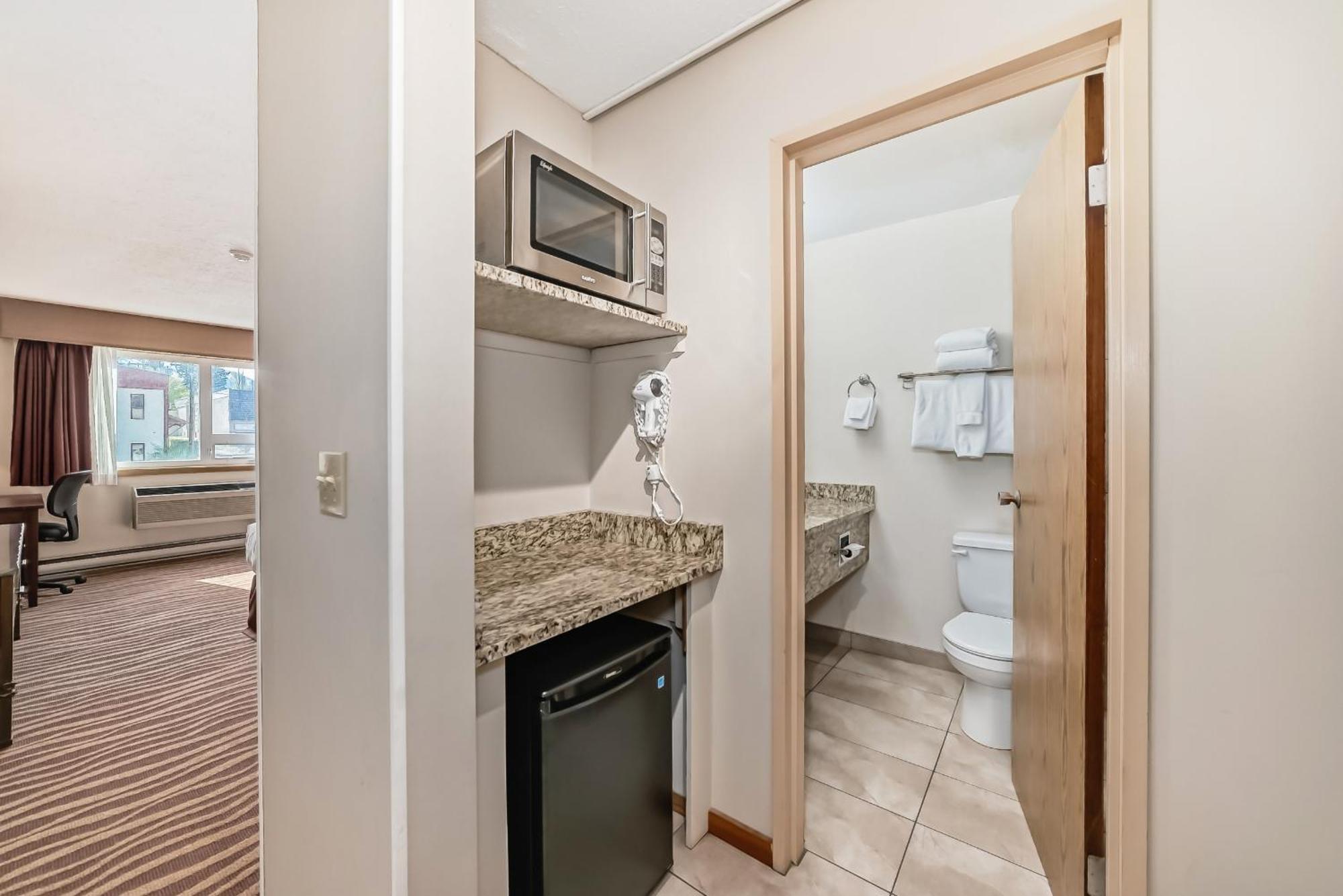 Invermere Inn & Suites Dış mekan fotoğraf