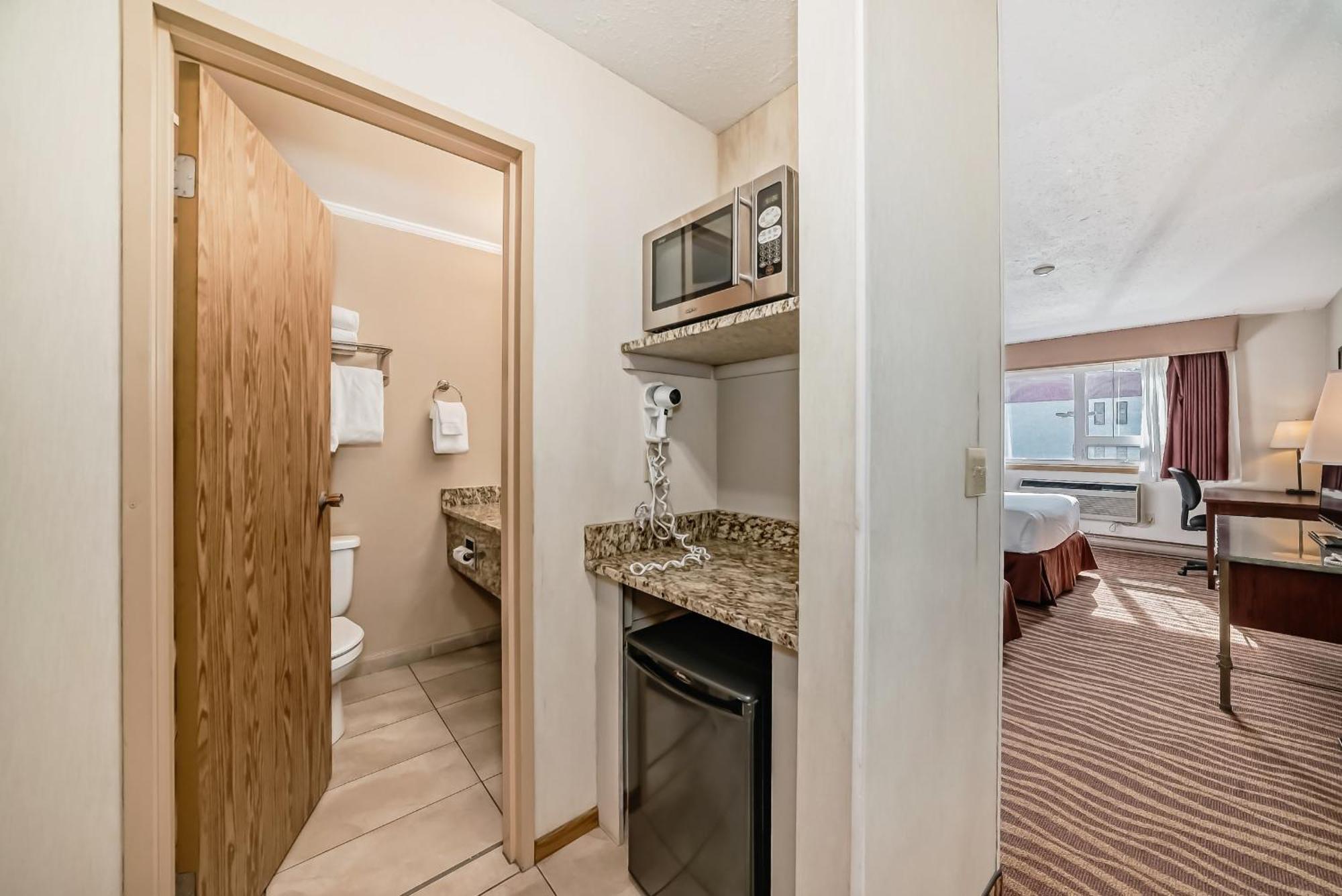 Invermere Inn & Suites Dış mekan fotoğraf