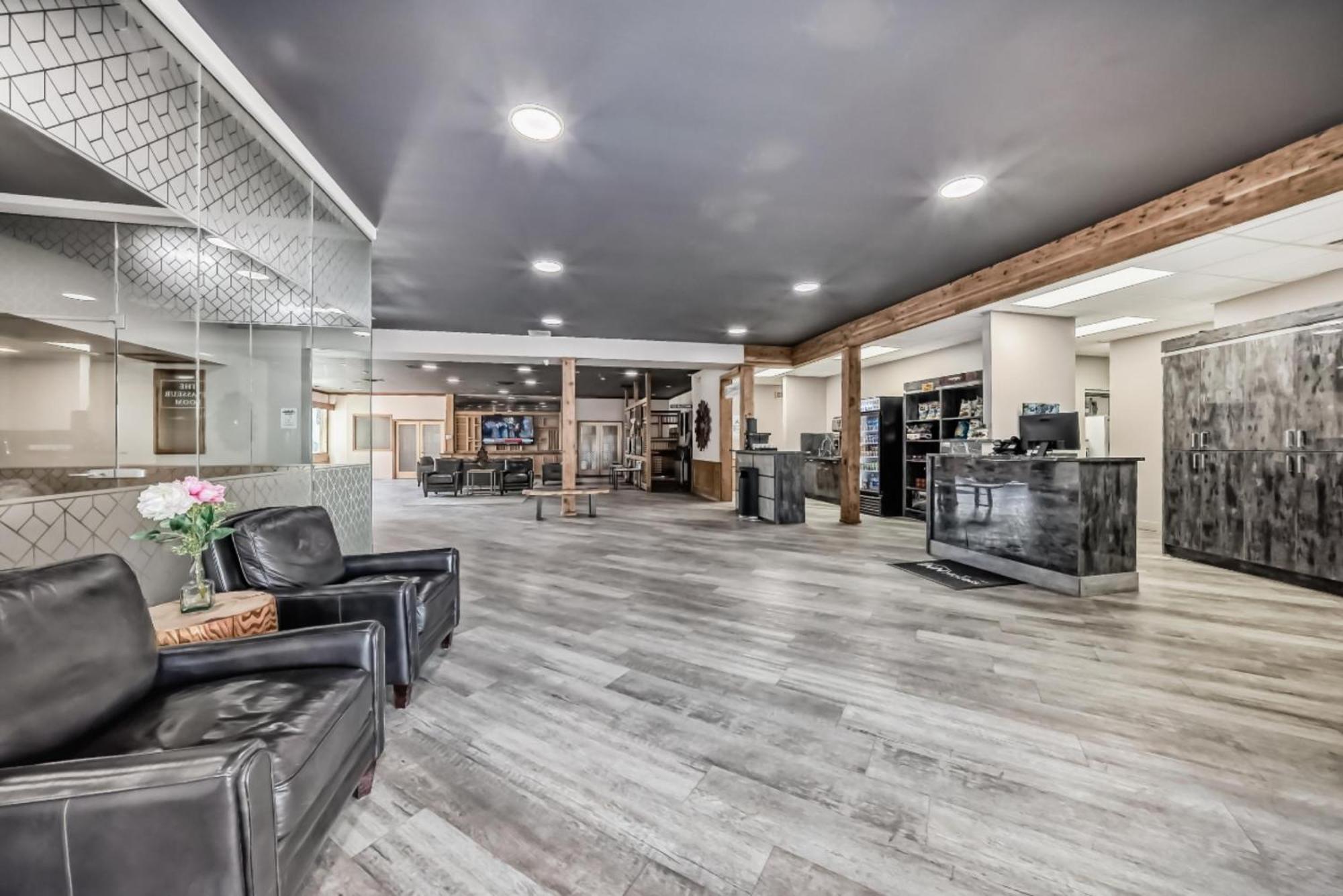 Invermere Inn & Suites Dış mekan fotoğraf